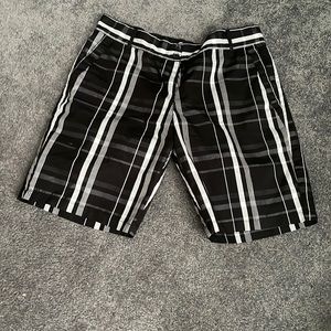 Women’s Quagmire golf shorts size L low rise